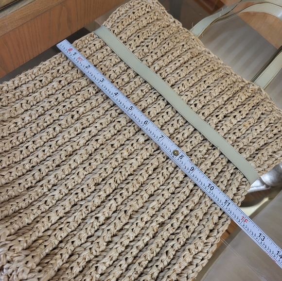 Made in Italy for Dana Woven Straw Handbag - Picture 5 of 10